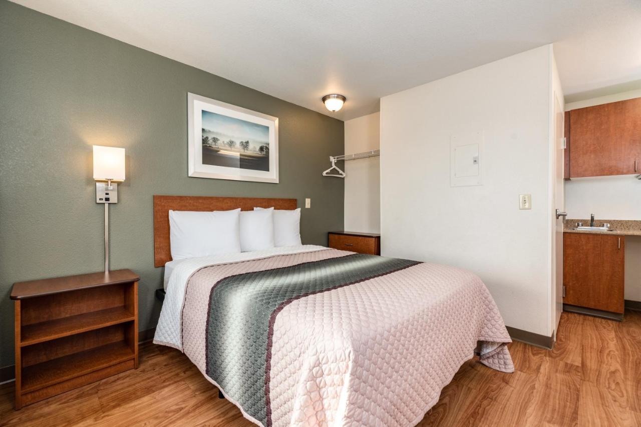 Hometowne Studios By Red Roof Fresno - West Esterno foto